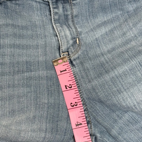 Vera Wang Embroidered Flower Jeans - Picture 9 of 10